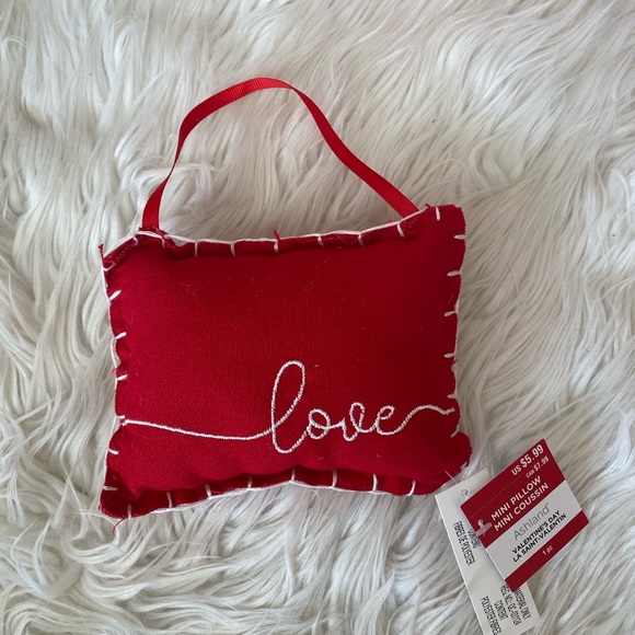 {Celebrate It} Valentine's Day Treat Bundle - Picture 2 of 8